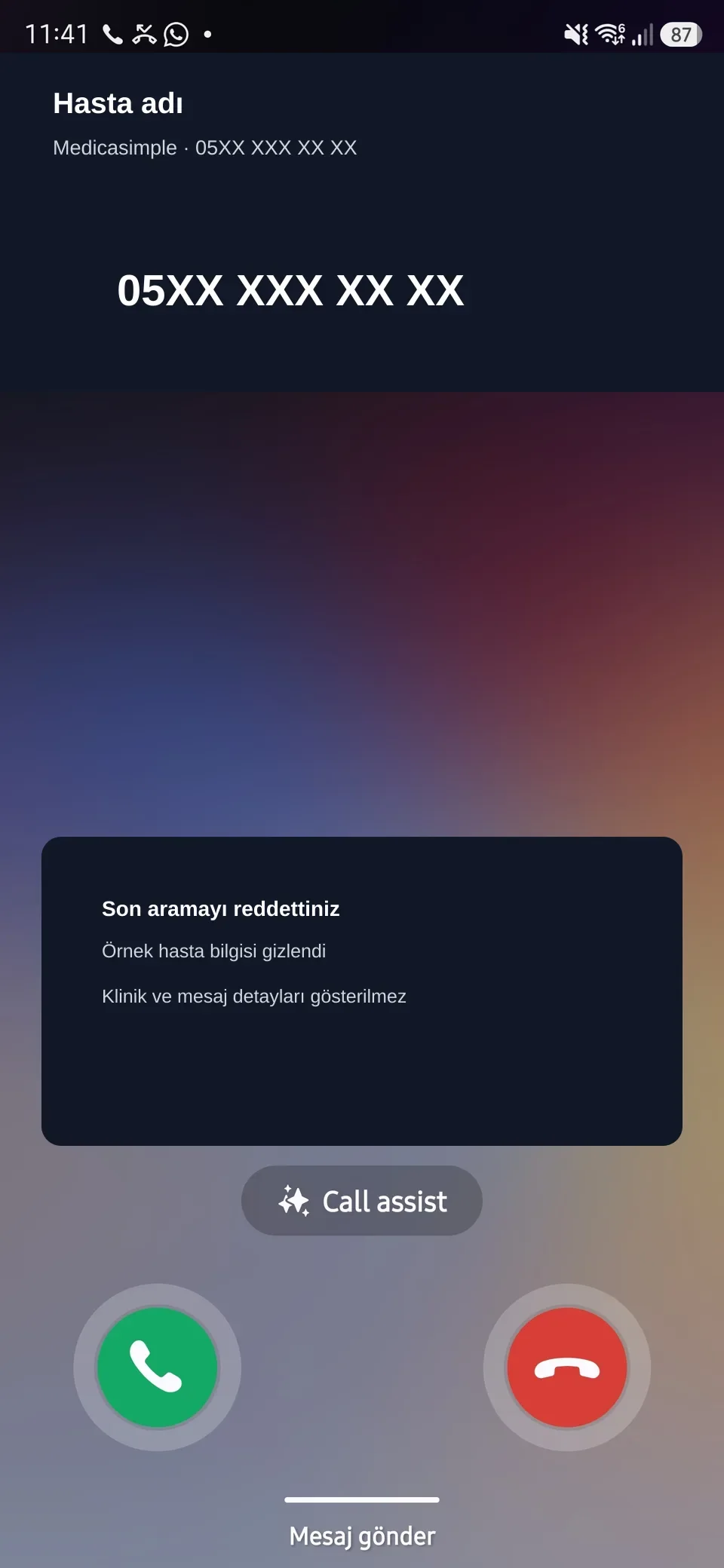 Medicasimple Arayan Kimliği ile gelen aramada hasta adının gösterildiği, örnek hasta bilgileri gizlenmiş Türkçe telefon ekranı